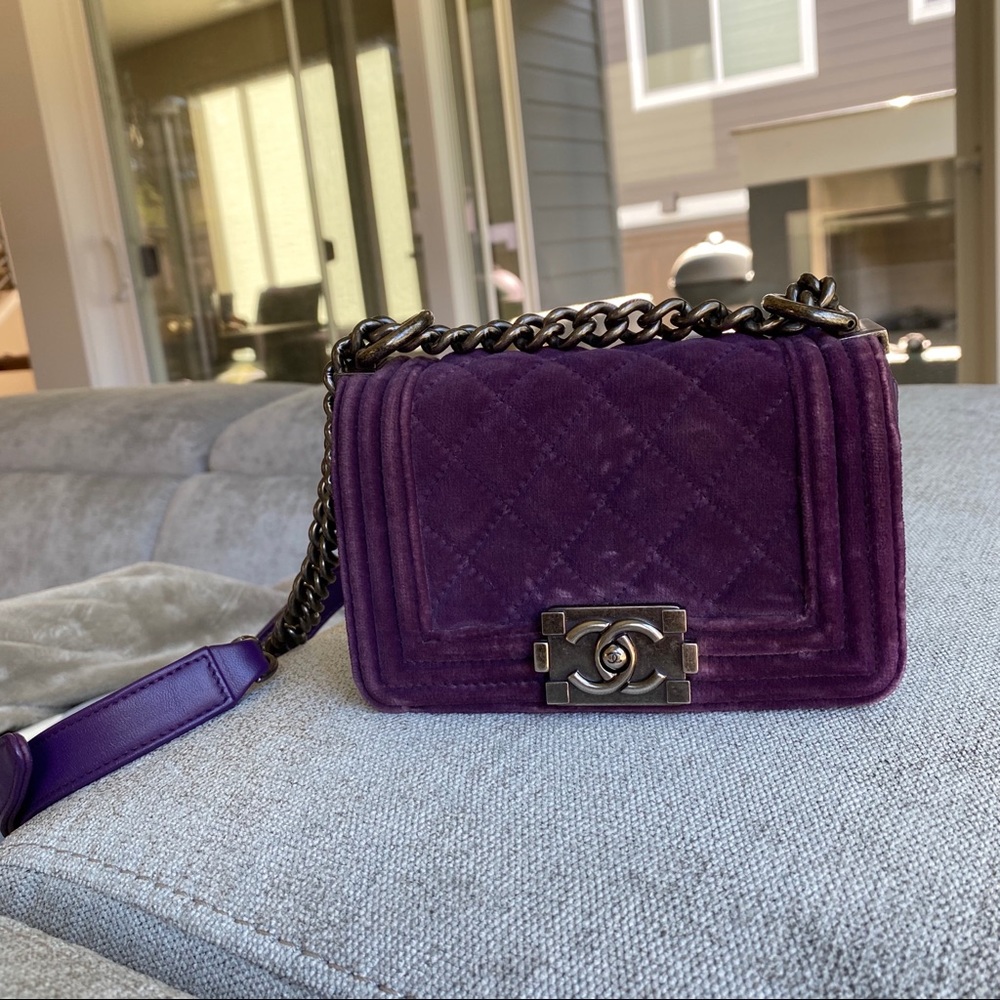 SOLD Chanel mini velvet boy - Picture 1 of 12